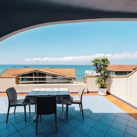 Oasi Azzurra Lejlighedshotel Messina